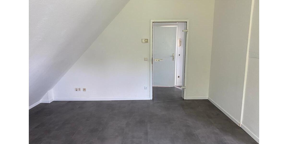 Schöne Helle 2 Zimmer Dachgeschosswohnung 2 zimmer