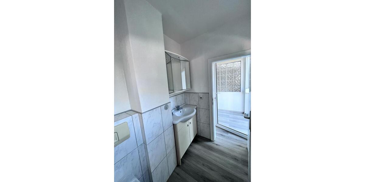 Wohnen auf Zeit Hamm - 7 Zimmer, 120 m&sup2;, 350&euro; | Angebot:26582812