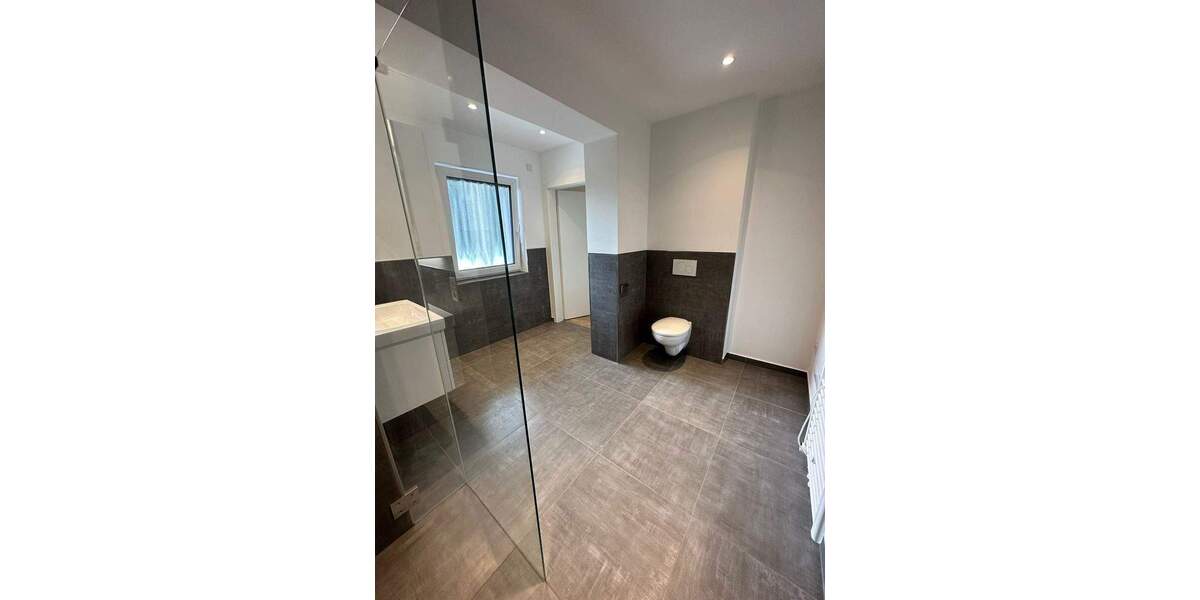 Etagenwohnung Trier Innenstadt - 2 Zimmer, 97 m&sup2;, 1.330&euro; | Angebot:26218013