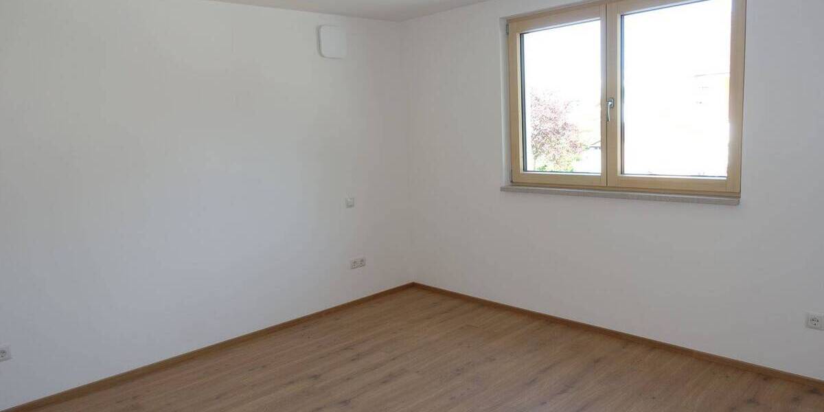 Etagenwohnung Kraiburg - 2 Zimmer, 76 m&sup2;, 960&euro; | Angebot:26826477