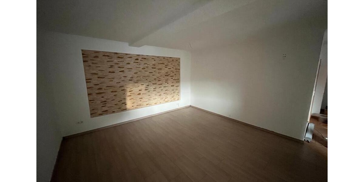 Etagenwohnung Siegen Weidenau - 4 Zimmer, 107 m&sup2;, 1.350&euro; | Angebot:24755811