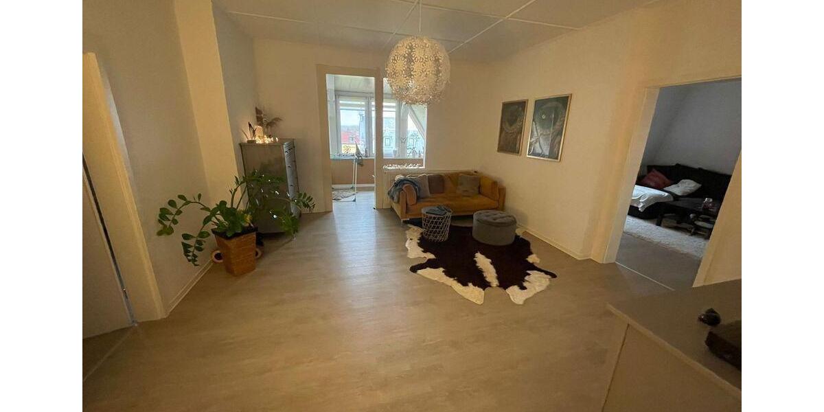 Dachgeschoßwohnung Roßleben-Wiehe Wiehe - 5 Zimmer, 93 m&sup2;, 650&euro; | Angebot:26523177