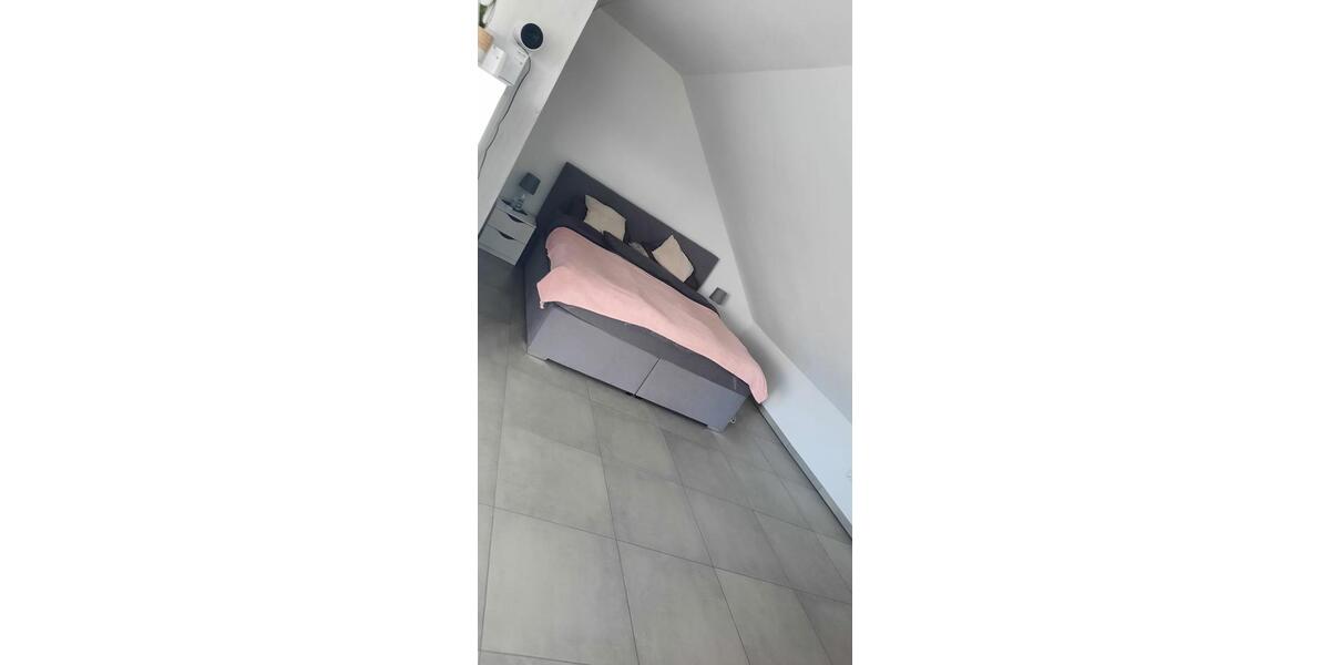 Dachgeschoßwohnung Hundsangen - 2 Zimmer, 85 m&sup2;, 1.000&euro; | Angebot:25787775