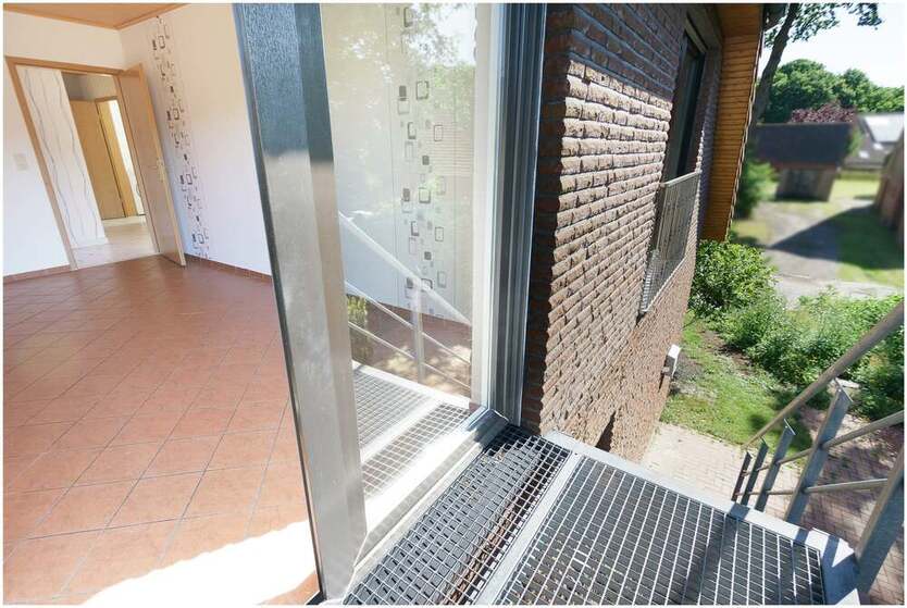 ***geräumige 2 Zimmer Oberwohnung mit EBK in Börger*** mit eigenem Garten, Terrasse, sowie Zufahrt und Carport 2 zimmer