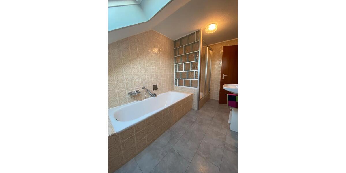 Dachgeschoßwohnung Heidenheim an der Brenz Aufhausen - 4 Zimmer, 105 m&sup2;, 900&euro; | Angebot:24604346