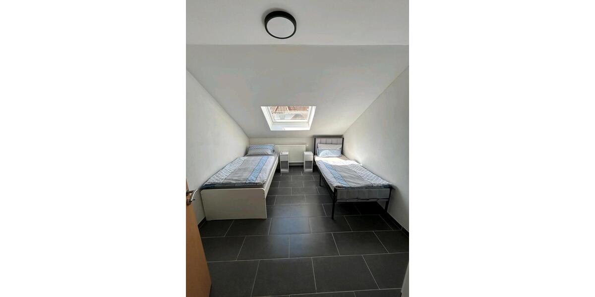 Dachgeschoßwohnung Germersheim - 5 Zimmer, 100 m&sup2;, 15&euro; | Angebot:26042576