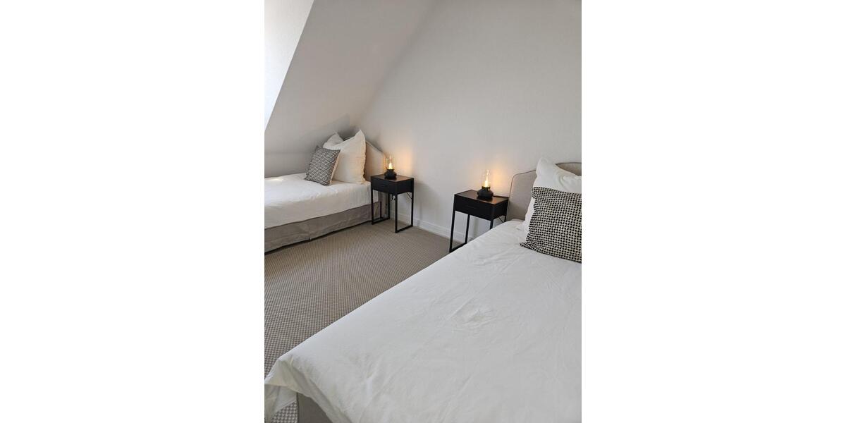 Dachgeschoßwohnung Bremerhaven Geestemünde - 3 Zimmer, 55 m&sup2;, 899&euro; | Angebot:24629262