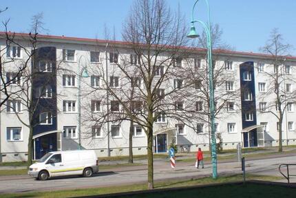 Wohnung Hoyerswerda - 3 Zimmer, 63 m&sup2;, 345&euro; | Angebot:26627350