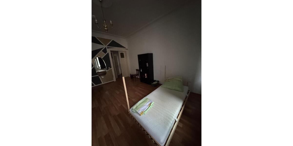 Etagenwohnung Berlin Mitte - 5 Zimmer, 110 m&sup2;, 350&euro; | Angebot:26619892