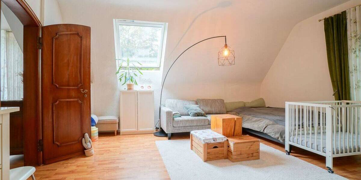 Etagenwohnung Duisburg Dellviertel - 3 Zimmer, 110 m&sup2;, 1.100&euro; | Angebot:26569409