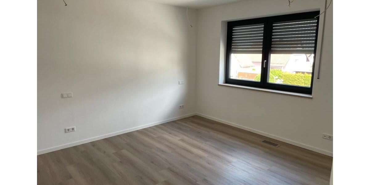 Etagenwohnung Wackersdorf - 2.5 Zimmer, 75 m&sup2;, 1.080&euro; | Angebot:26609501