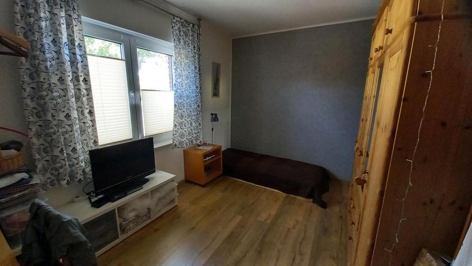 WG-Zimmer im Haus mit Garten