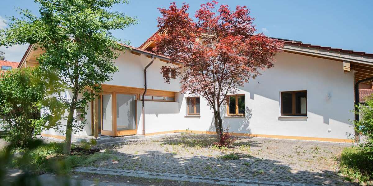 Einfamilienhaus Holzkirchen - 7 Zimmer, 270 m&sup2;, 3.500&euro; | Angebot:26979380