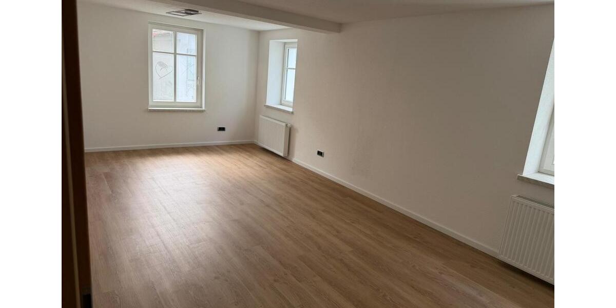 Etagenwohnung Feuchtwangen - 3 Zimmer, 94 m&sup2;, 940&euro; | Angebot:26612661
