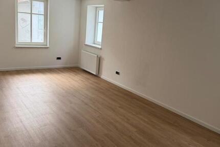 Wohnung Feuchtwangen - 3 Zimmer, 94 m&sup2;, 940&euro; | Angebot:26612661