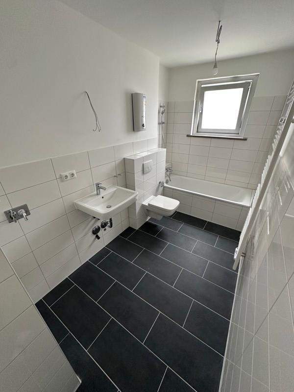 EG 5 Zimmer ab sofort (frisch saniert) zimmer