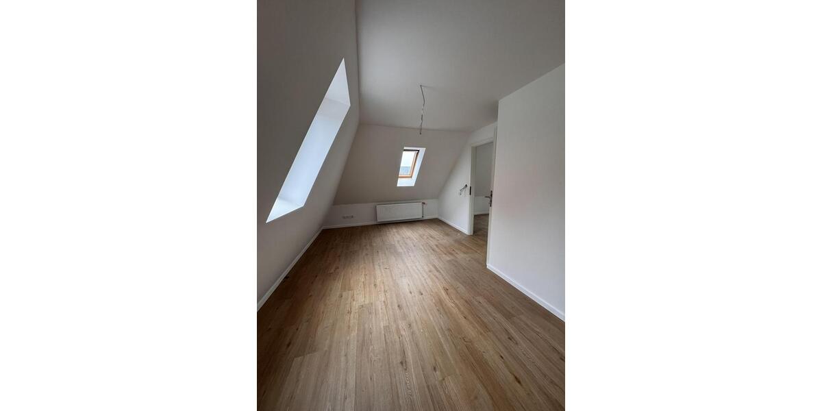 Erdgeschoßwohnung Neustadt in Holstein - 4 Zimmer, 120 m&sup2;, 1.300&euro; | Angebot:25872288