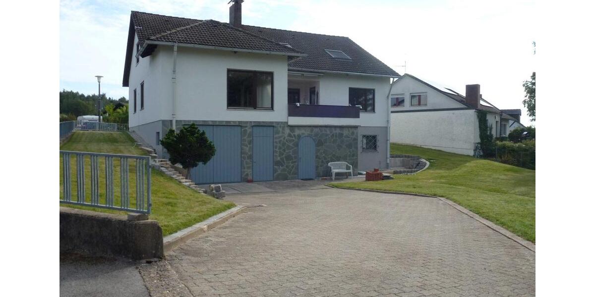 Erdgeschoßwohnung Röttenbach - 3 Zimmer, 144 m&sup2;, 1.050&euro; | Angebot:26129638