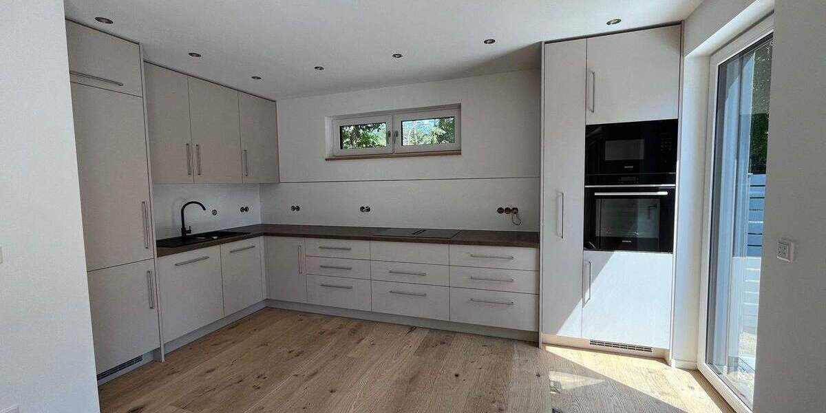 Einfamilienhaus Schwerin - 4 Zimmer, 139 m&sup2;, 2.100&euro; | Angebot:25262671