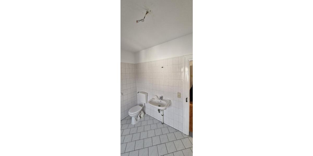 Etagenwohnung Blankenburg (Harz) - 2 Zimmer, 64 m&sup2;, 350&euro; | Angebot:24672950