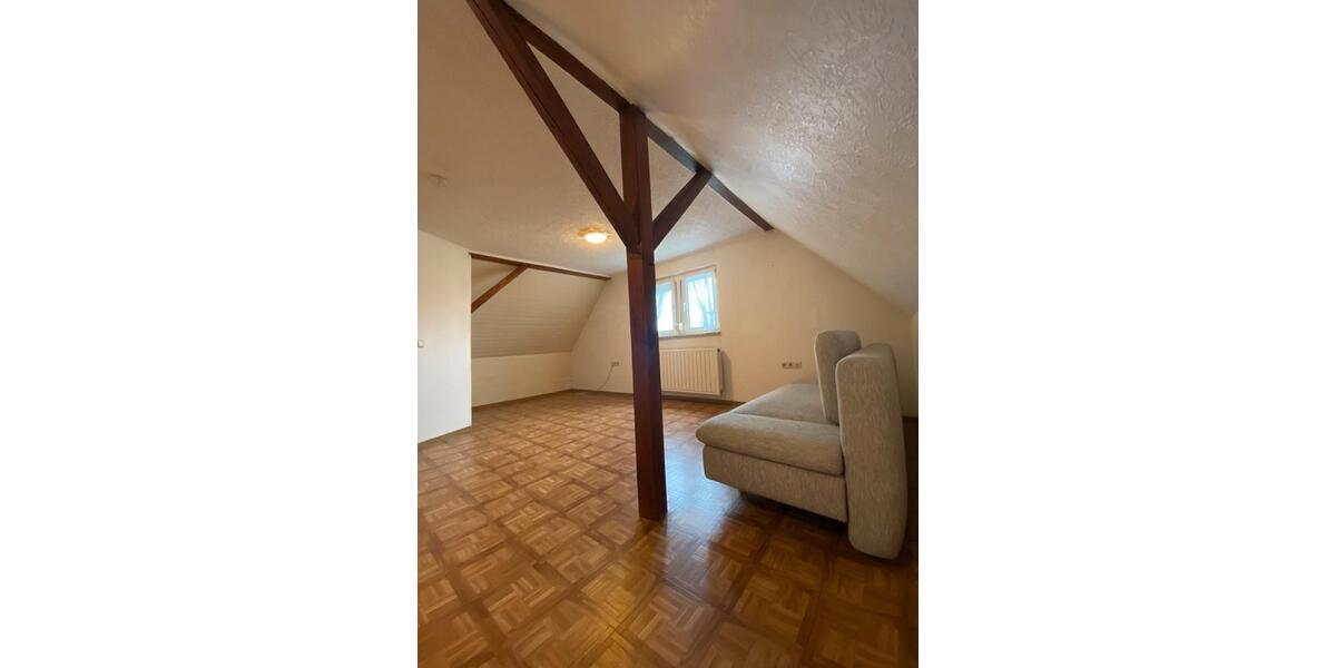 Dachgeschoßwohnung Waigolshausen - 2 Zimmer, 45 m&sup2;, 450&euro; | Angebot:26261861