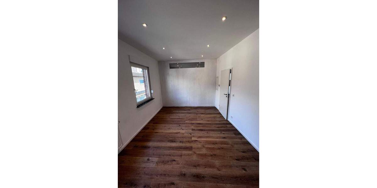 Etagenwohnung Wiesbaden Mainz-Kostheim - 4 Zimmer, 146 m&sup2;, 1.950&euro; | Angebot:26731641
