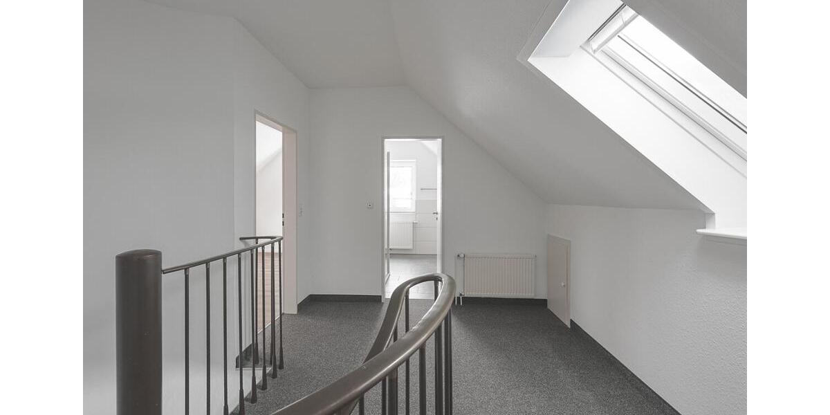 Maisonettenwohnung Jever - 4 Zimmer, 151 m&sup2;, 1.250&euro; | Angebot:25567927