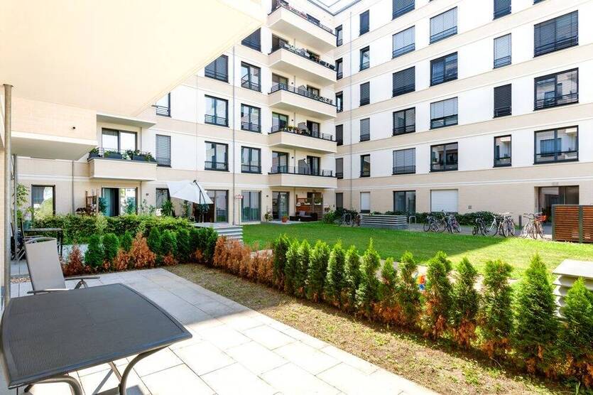 Möblierte 2 Zimmer Terrassenwohnung fußläufig zum Kurfürstendamm in Berlin-Wilmersdorf zur Miete 2 zimmer