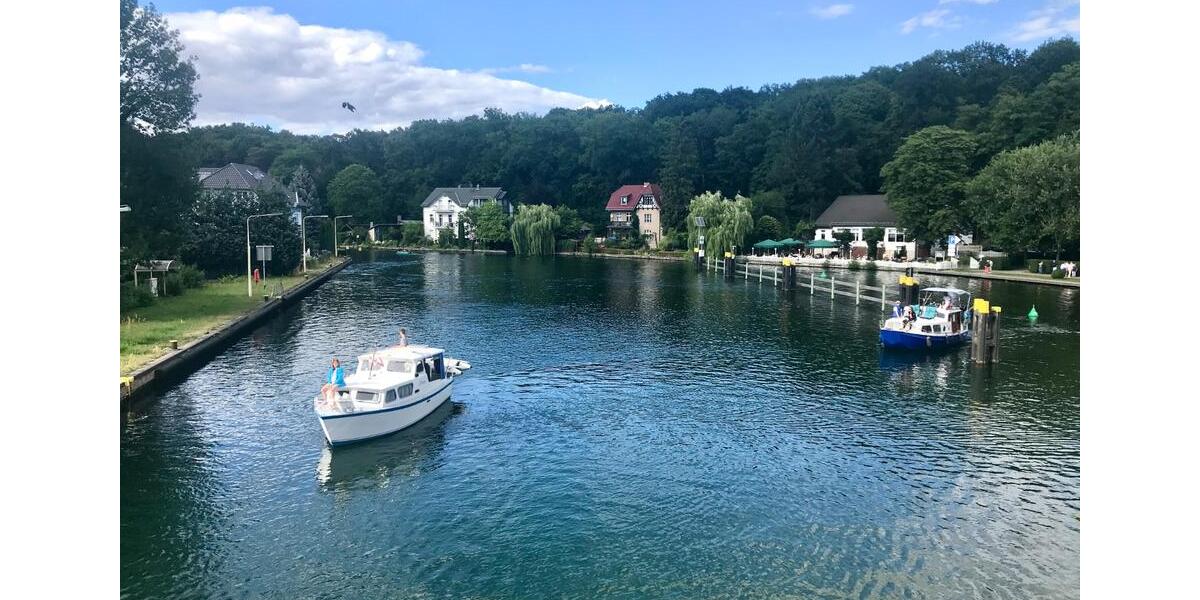 BESI Mi 14.1. Haus am Waldrand Berlins, gr. Garten, 2.Wohngebäude 4 zimmer