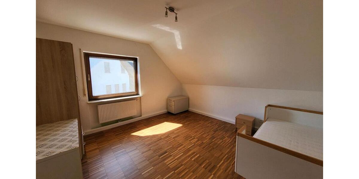 2 Zimmer in WG zu vermieten 3 zimmer