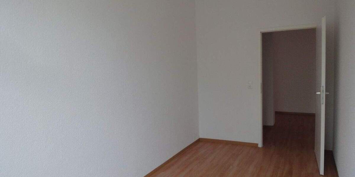 Etagenwohnung Dessau-Roßlau Innenstadt - 4 Zimmer, 121 m&sup2;, 800&euro; | Angebot:25926545