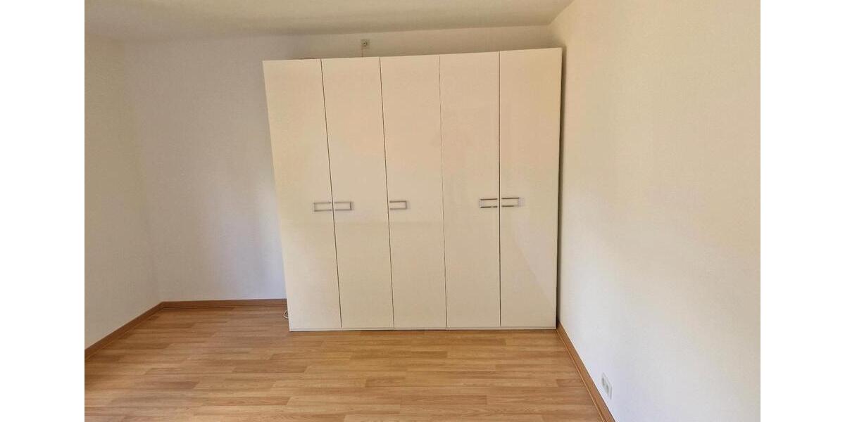 2-Zimmer-Wohnung im Erdgeschoss mit Kamin und großen Garten 2 zimmer