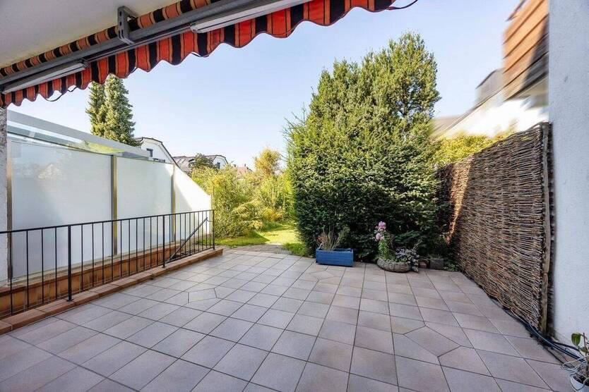 Modernes Reihenhaus mit Sauna & großem Garten in München 8 zimmer