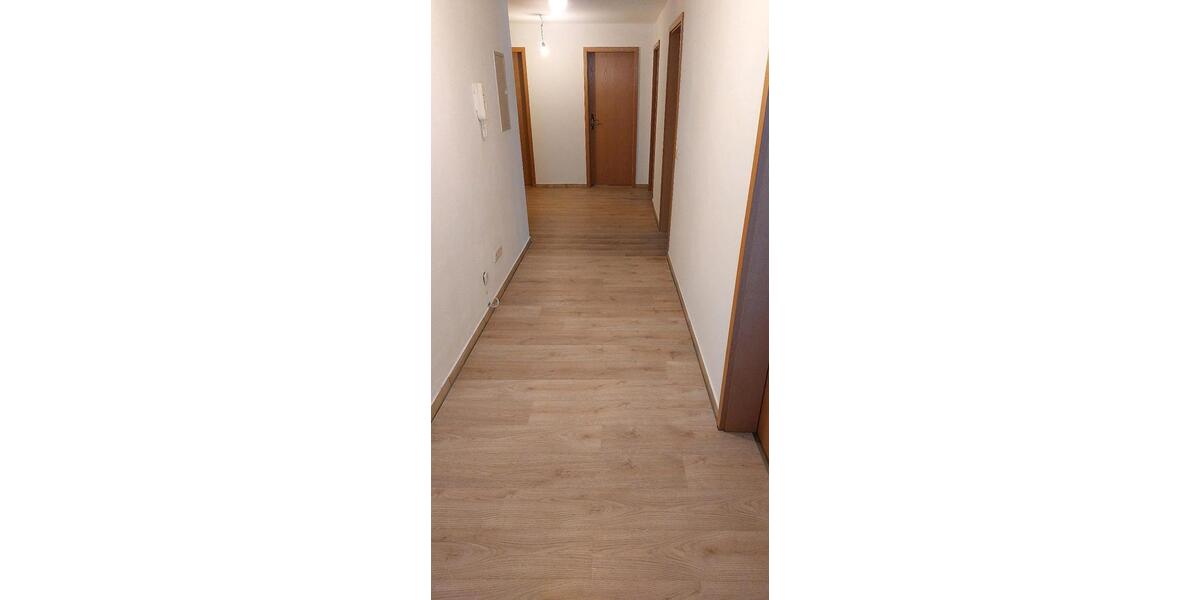 Dachgeschoßwohnung Zachenberg - 3 Zimmer, 94 m&sup2;, 750&euro; | Angebot:24826307