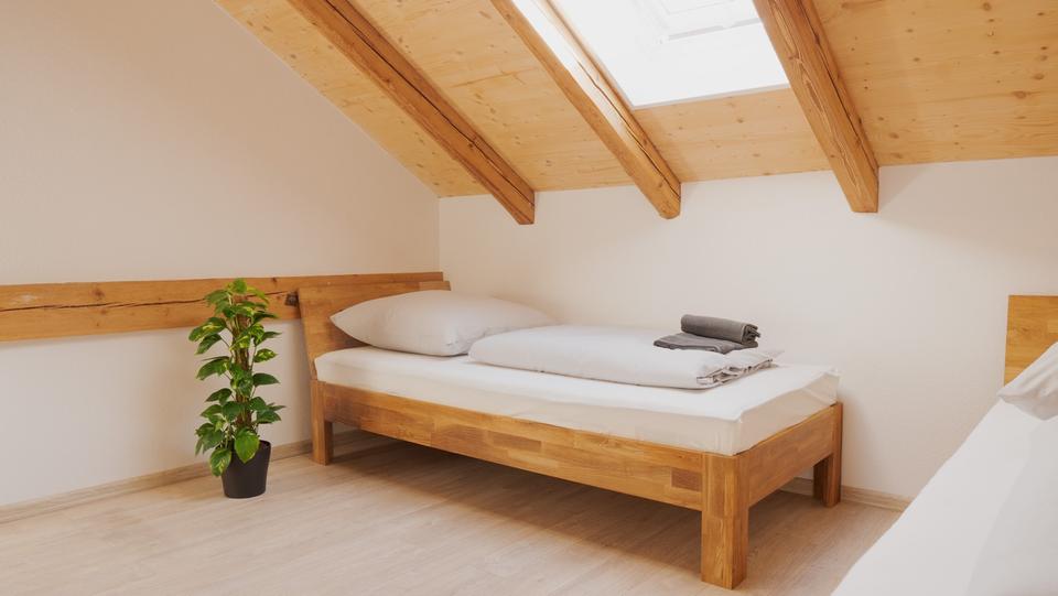 Wohnen auf Zeit Waldstetten - 6 Zimmer, 10 m&sup2;, 380&euro; | Angebot:25293956