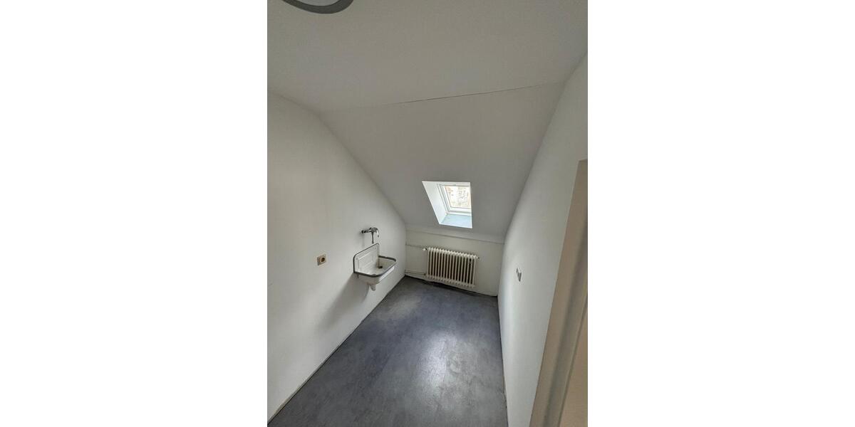 Etagenwohnung Saarbrücken Brebach-Fechingen - 4 Zimmer, 90 m&sup2;, 1.050&euro; | Angebot:25645672