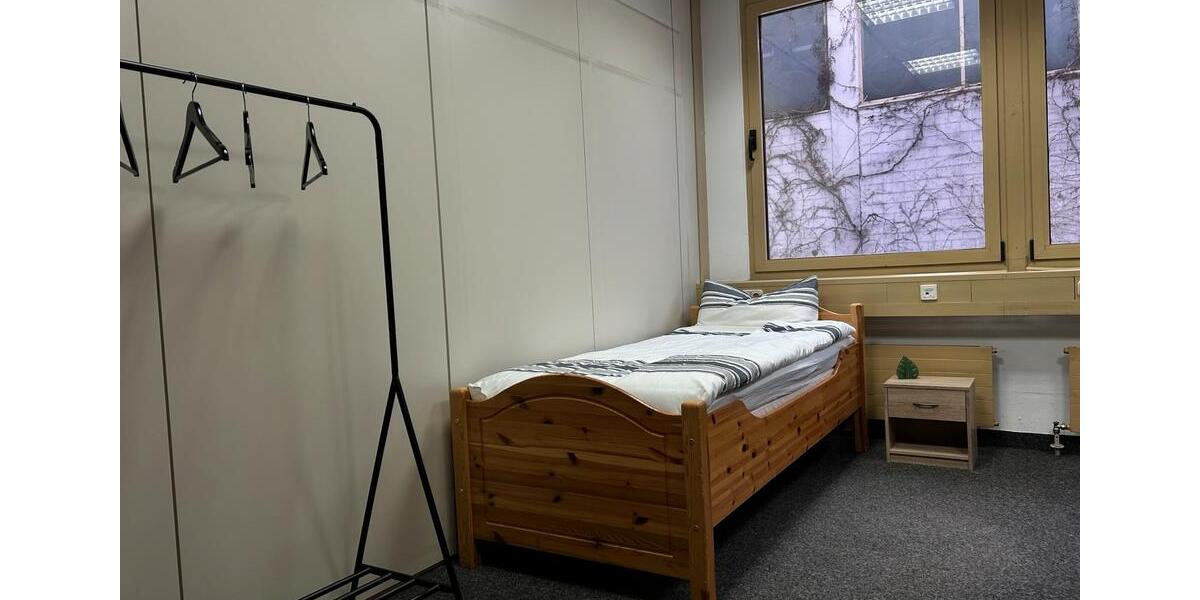 Wohnen auf Zeit Würzburg Lengfeld - 5 Zimmer, 250 m&sup2;, 23&euro; | Angebot:26060455