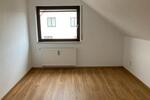 Dachgeschoßwohnung Fulda Aschenberg - 4 Zimmer, 100 m&sup2;, 950&euro; | Angebot:25173710