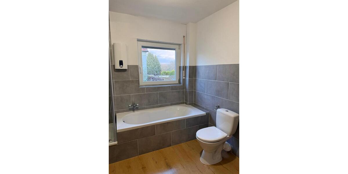 Etagenwohnung Flörsheim am Main - 3 Zimmer, 90 m&sup2;, 1.150&euro; | Angebot:25146078