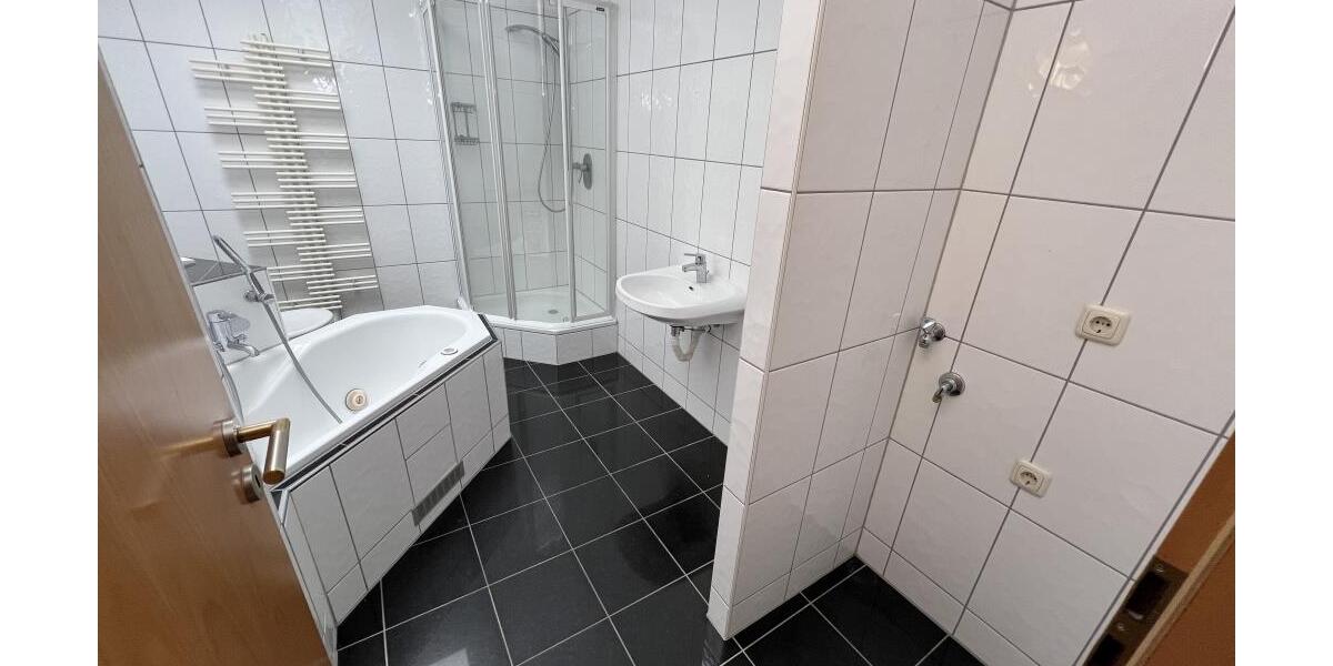 Dachterrasse, Kamin und Fußbodenheizung! Außergewöhnliche 4 Zimmer Wohnung in ruhiger Innenstadtlage! - Etagenwohnung Gera Ostviertel | Angebot:26845300