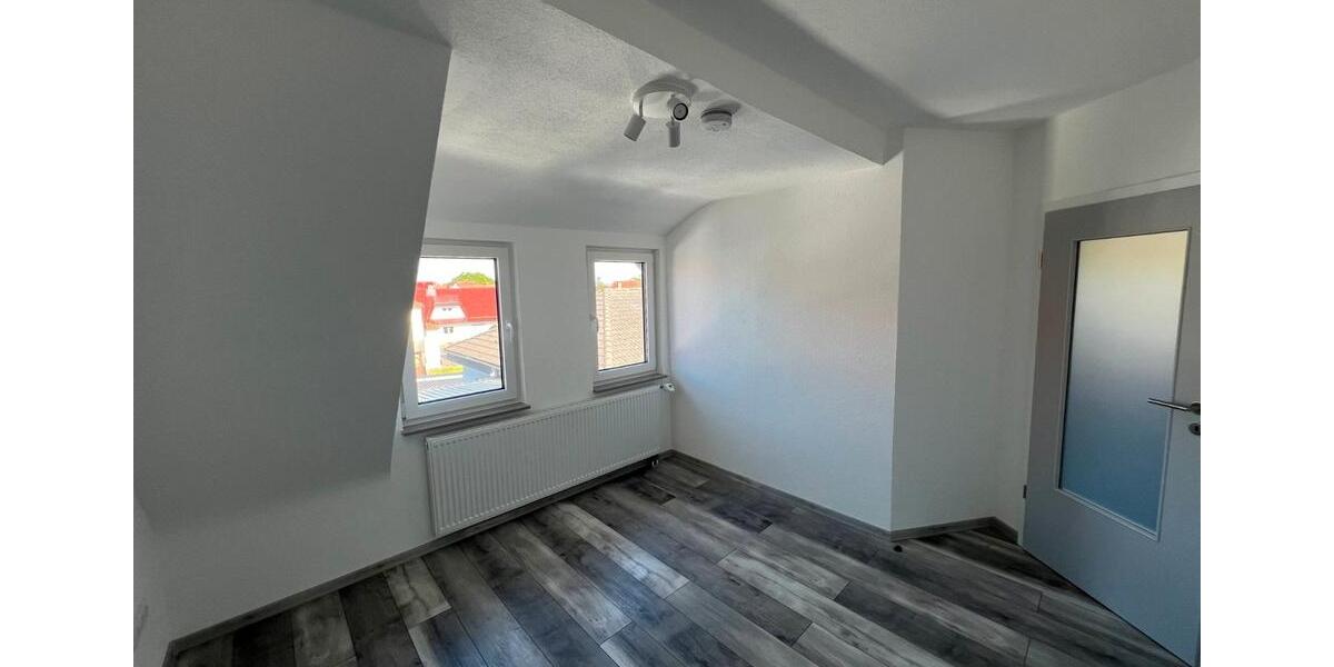 Einfamilienhaus Wildeck - 10 Zimmer, 105 m&sup2;, 1.000&euro; | Angebot:26701143