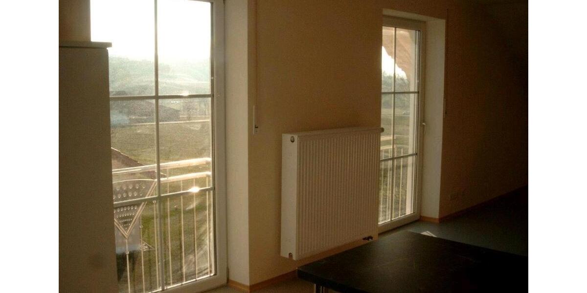 Dachgeschoßwohnung Cham - 3 Zimmer, 98 m&sup2;, 820&euro; | Angebot:18537304