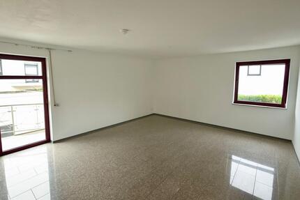 Wohnung mit 85qm, 4Zi, Küche, Bad, 2 Balkone und Fußbodenheizung 4 zimmer