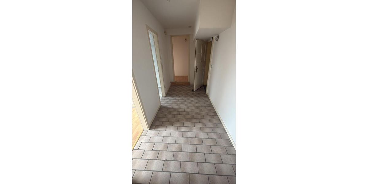 Dachgeschoßwohnung Stolberg (Rheinland) - 3 Zimmer, 100 m&sup2;, 950&euro; | Angebot:26026057
