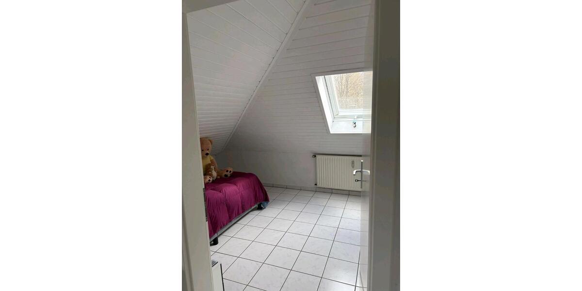 Dachgeschoßwohnung Monzelfeld - 4 Zimmer, 85 m&sup2;, 680&euro; | Angebot:25976014