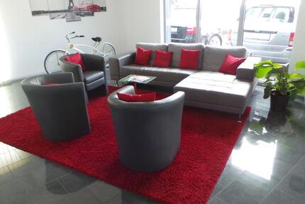 Moderner LadenBüroflächePraxis mit Stellplätzen zimmer