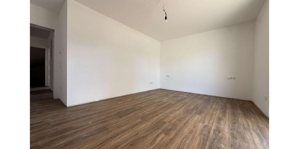 Erdgeschoßwohnung Schwarzenfeld - 4 Zimmer, 128 m&sup2;, 1.290&euro; | Angebot:25930020