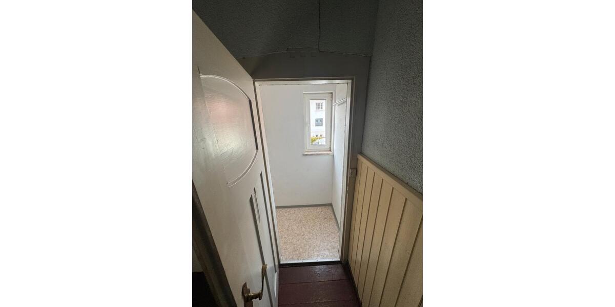 Dachgeschoßwohnung Frankenblick - 3 Zimmer, 78 m&sup2;, 670&euro; | Angebot:25285645