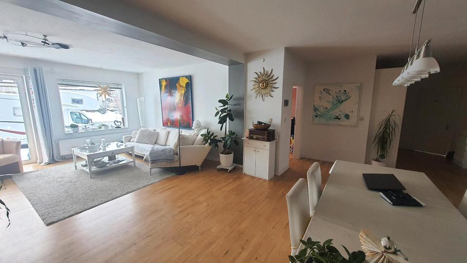 Erdgeschoßwohnung Uslar - 4 Zimmer, 240 m&sup2;, 1.100&euro; | Angebot:26019383