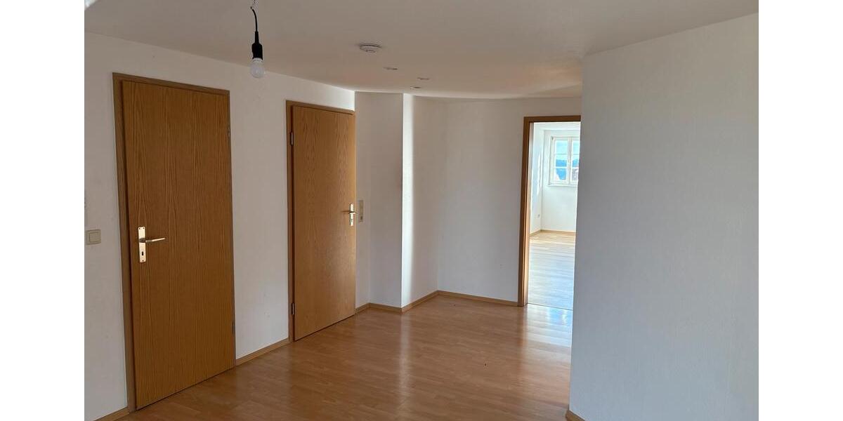 Etagenwohnung Langenburg - 3 Zimmer, 94 m&sup2;, 880&euro; | Angebot:24738002